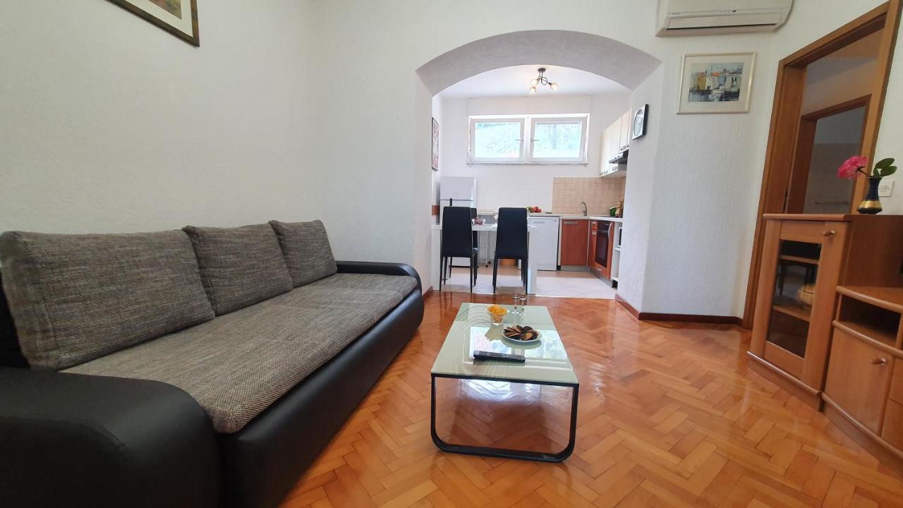 Apartments Anamarija Опатия Экстерьер фото
