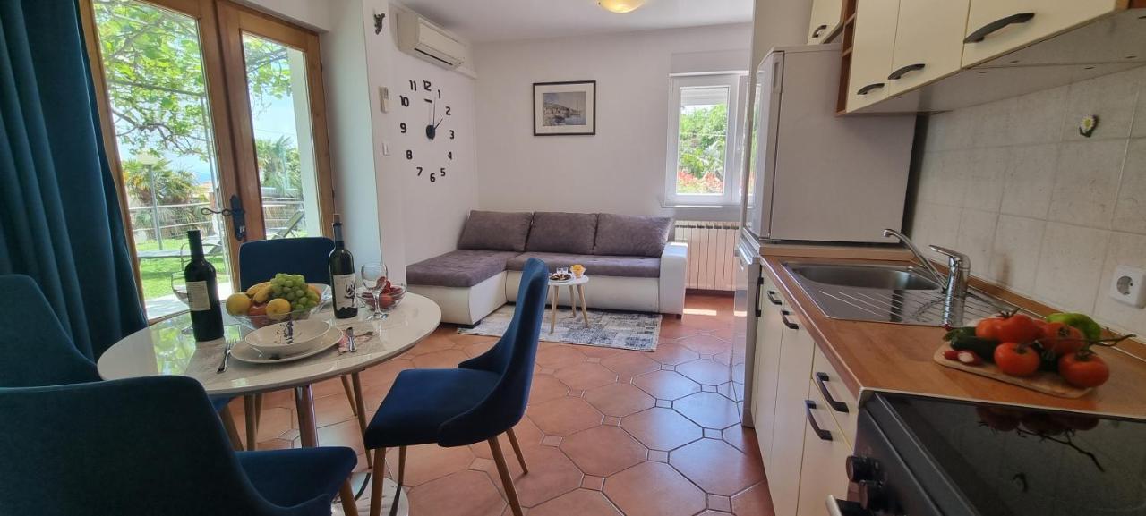 Apartments Anamarija Опатия Экстерьер фото